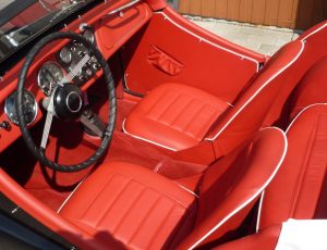 Sedačky a interiér vozu Triumph TR3 (1959)